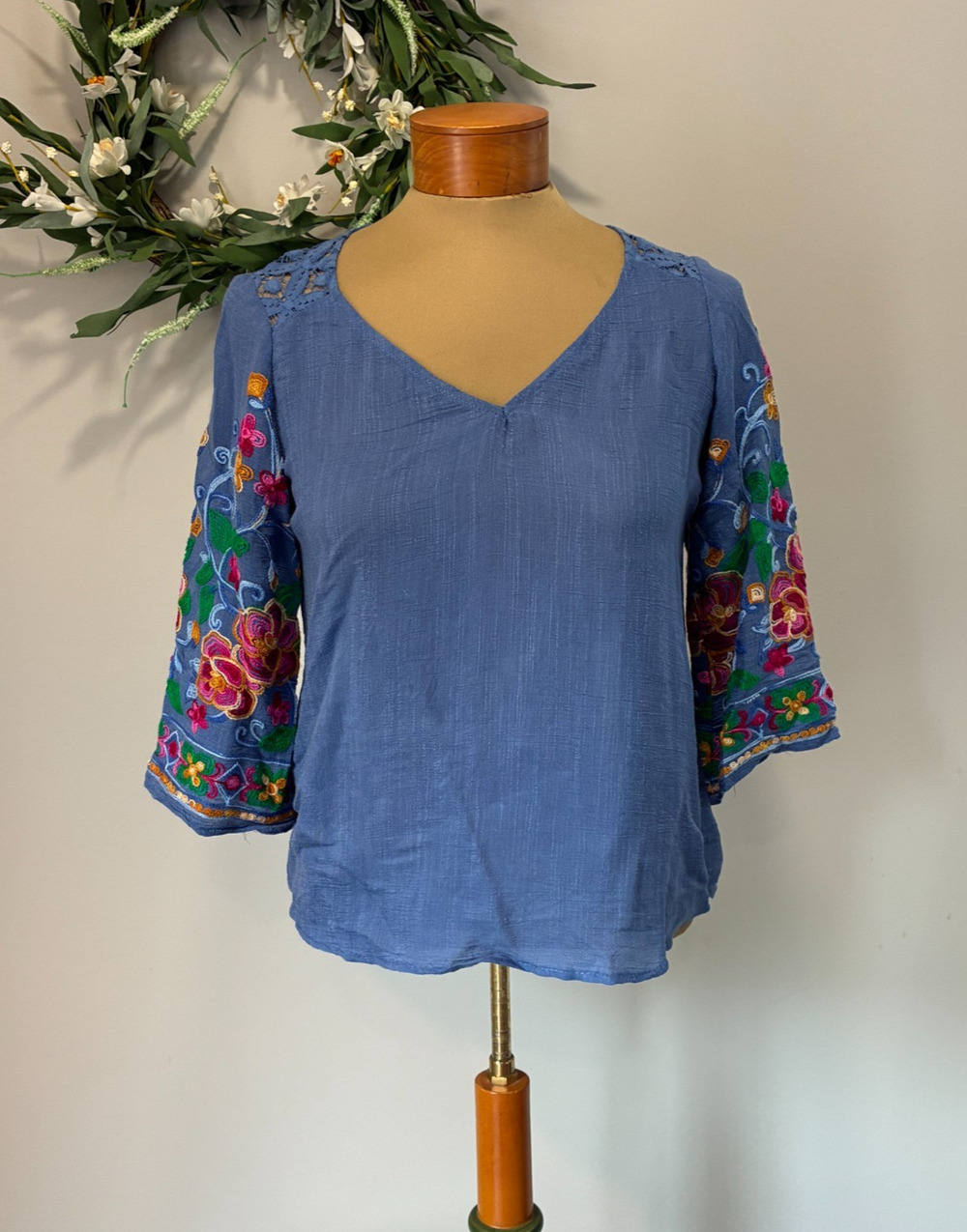 Fig And Flower Anthropologie Blue Embroidered Floral Boho Blouse Top Size PS